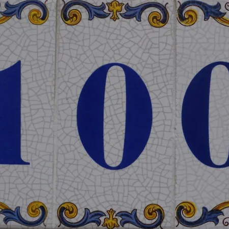 Le 100 *
