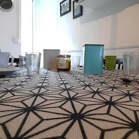 Le 100 * Carcassonne